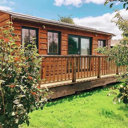 The Holford Arms Chalets And Glamping Hotel Didmarton Exterior foto