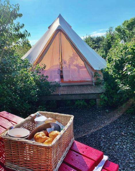 The Holford Arms Chalets And Glamping Hotel Didmarton Exterior foto