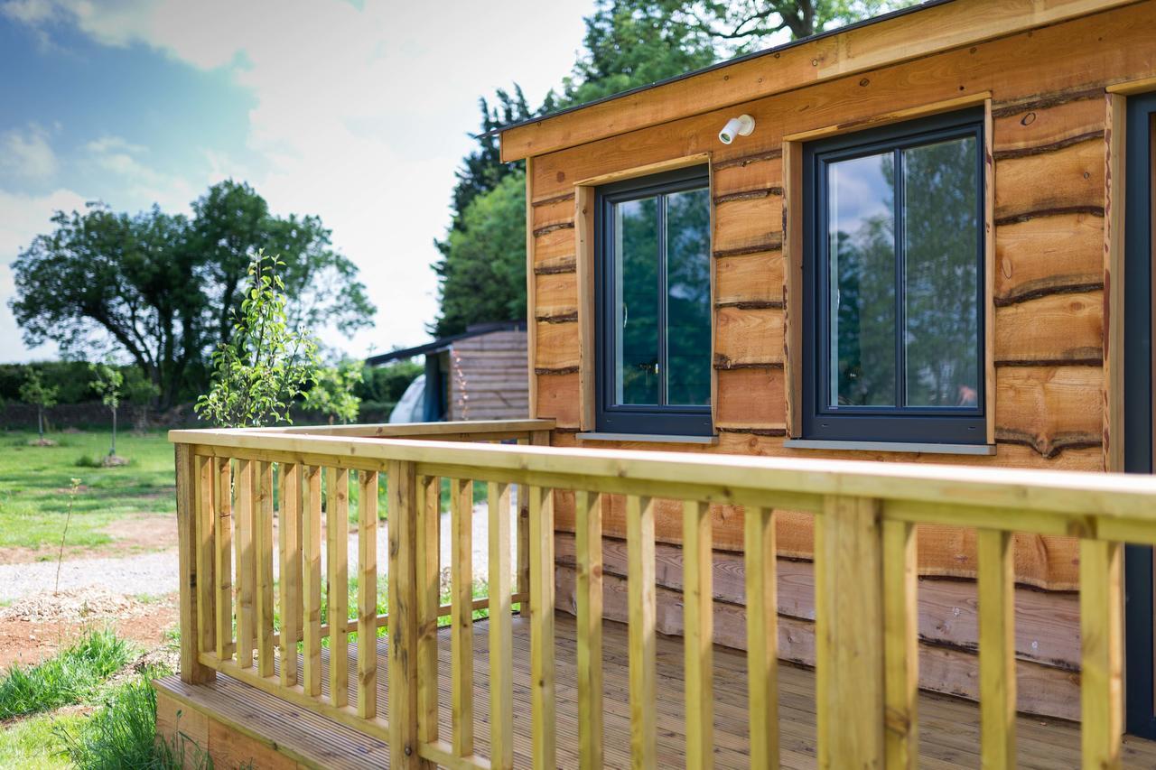 The Holford Arms Chalets And Glamping Hotel Didmarton Exterior foto
